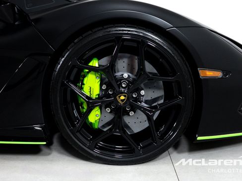 Used 2024 Lamborghini Revuelto AWD/4WD image 29