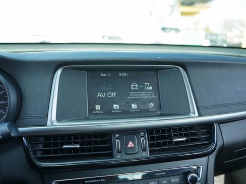 Used 2018 Kia Optima LX w/ 17" Alloy Wheels Package image 20