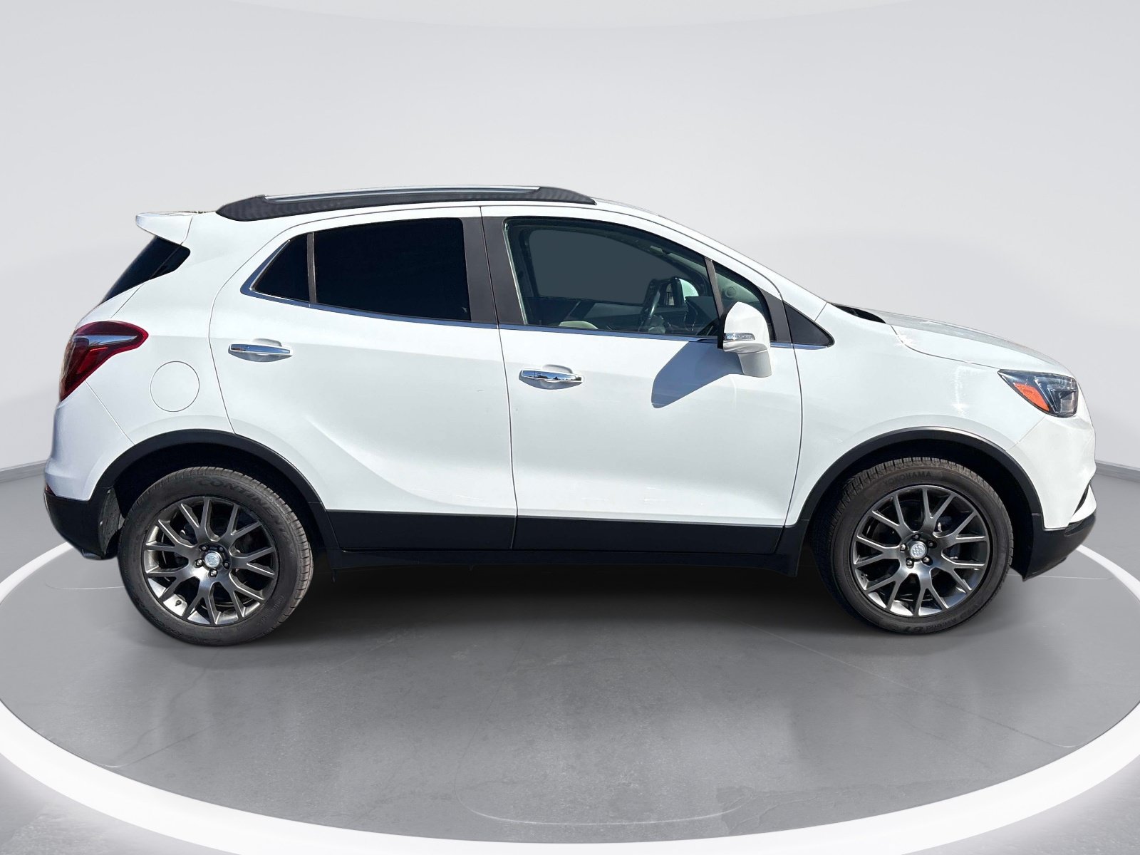 Used 2019 Buick Encore Sport Touring FWD image 9
