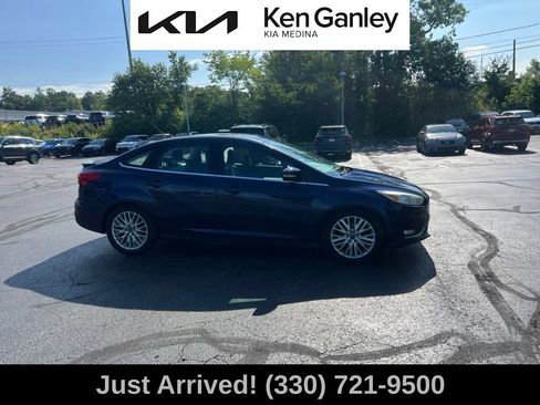 Used 2017 Ford Focus Titanium FWD image 4