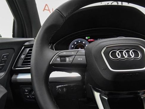 Certified 2025 Audi Q5 2.0T Premium w/ Convenience Plus Package image 31