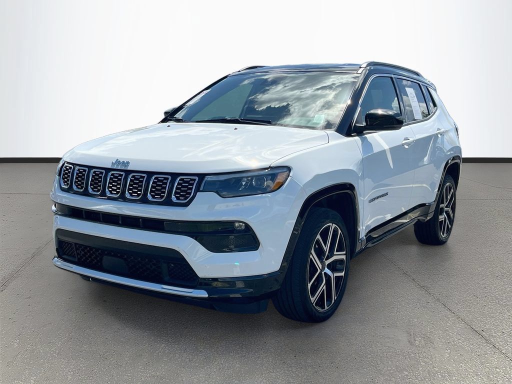Used 2025 Jeep Compass Limited w/ Elite Group AWD/4WD image 3