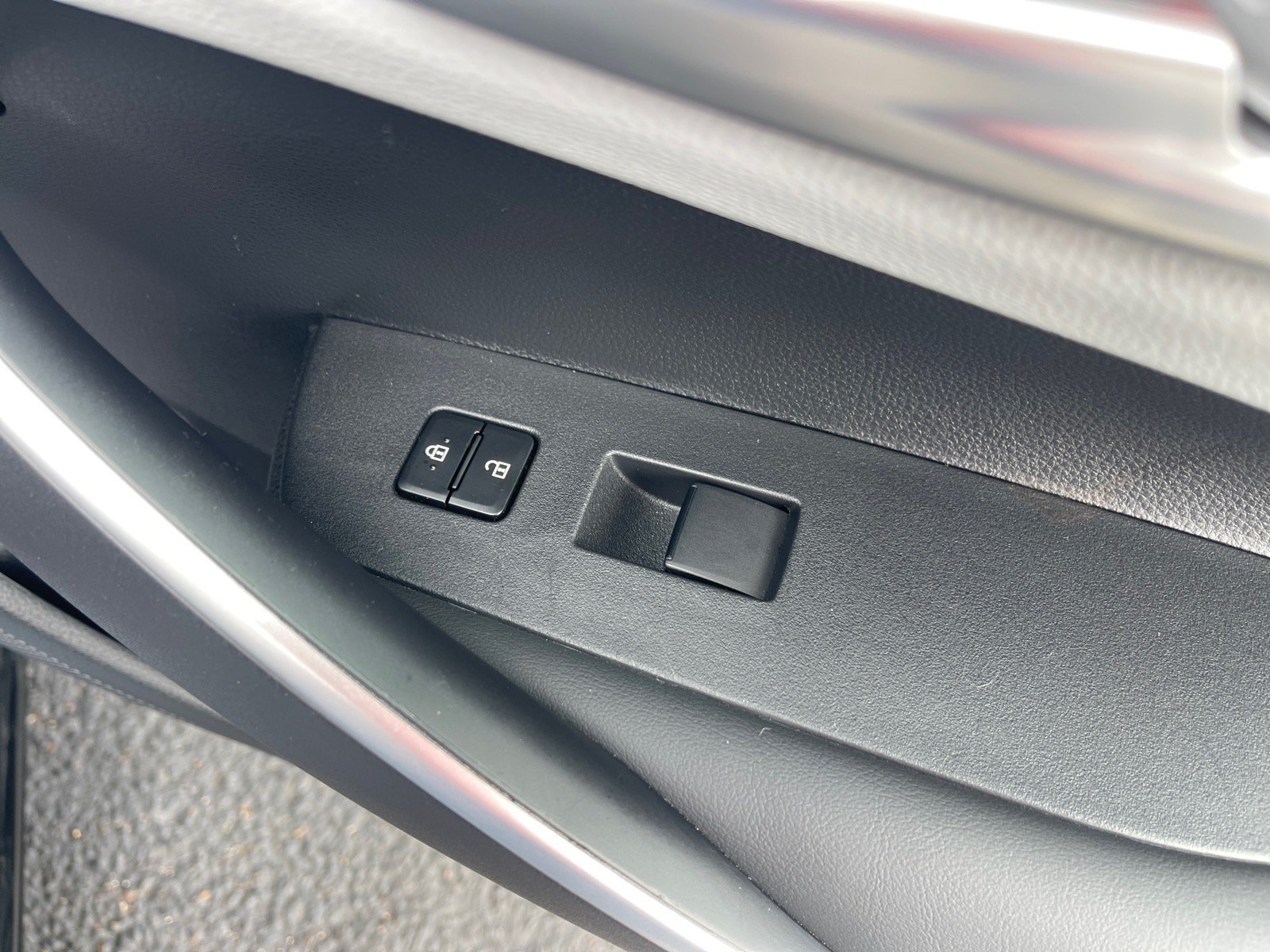 Used 2024 Toyota Corolla SE FWD image 20