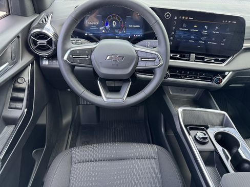 New 2026 Chevrolet Equinox LT image 18