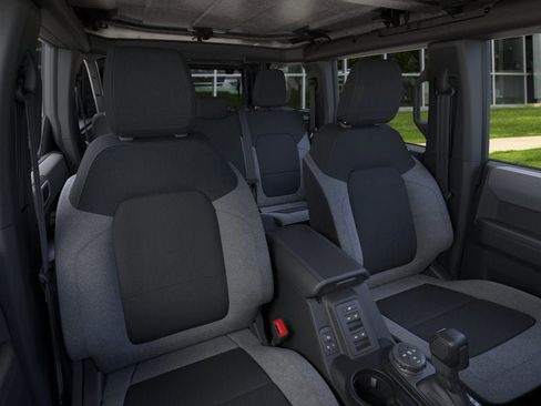 New 2025 Ford Bronco 4-Door image 10