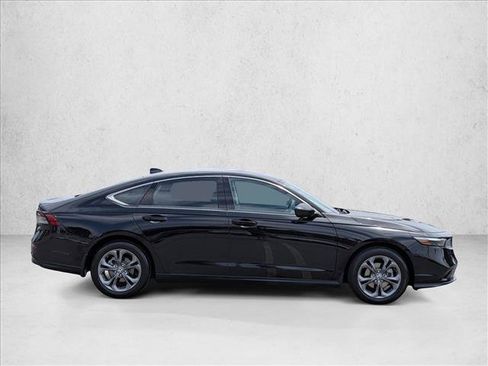 Used 2023 Honda Accord EX image 4