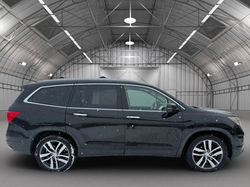 Used 2017 Honda Pilot Elite image 4