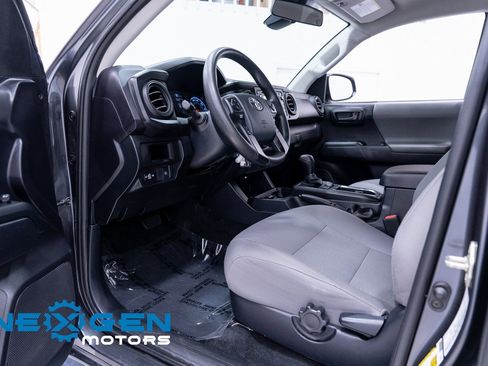 Used 2019 Toyota Tacoma SR image 21