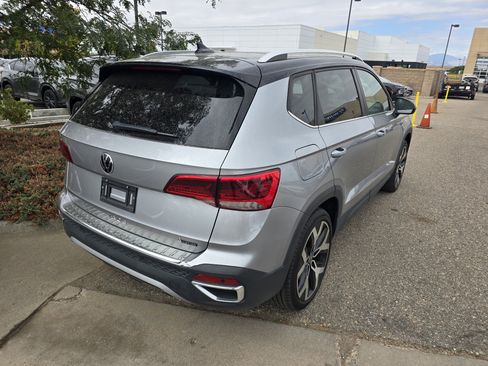 Used 2023 Volkswagen Taos SEL AWD/4WD image 17