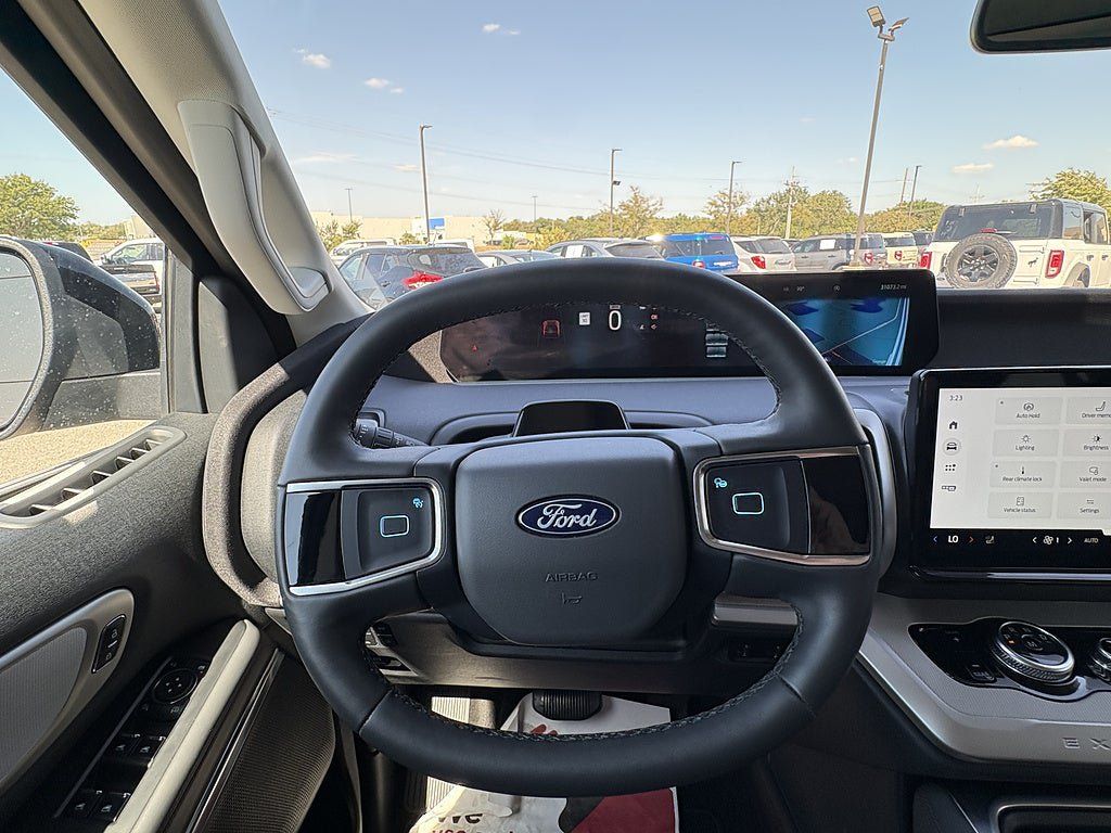 Used 2025 Ford Expedition Max Active AWD/4WD image 21