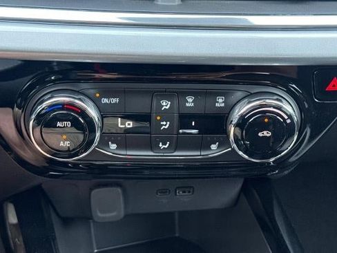 New 2026 Chevrolet Trax LT w/ LT Convenience Package FWD image 21