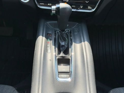 Used 2018 Honda HR-V EX image 16