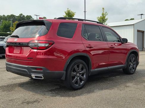 Used 2023 Honda Pilot Sport image 5
