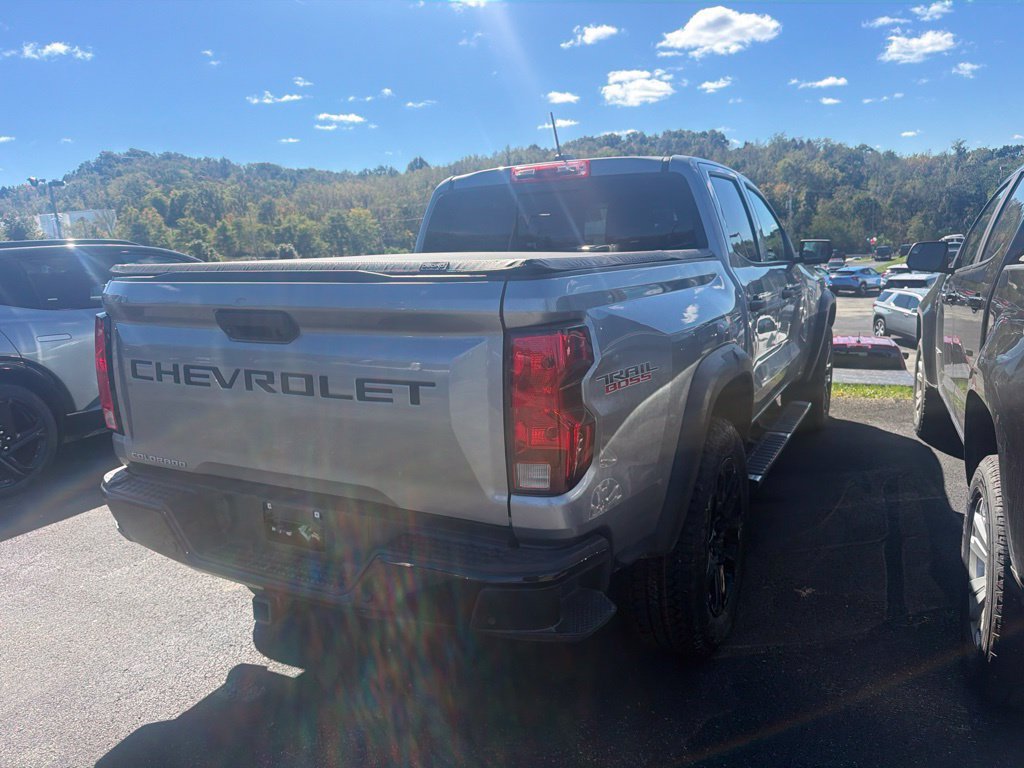 Used 2024 Chevrolet Colorado Trail Boss w/ Technology Package AWD/4WD image 5