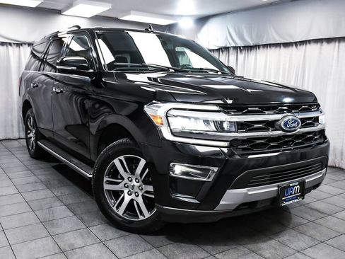 Used 2023 Ford Expedition Limited AWD/4WD image 3