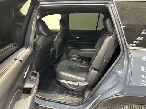 Used 2025 Toyota Grand Highlander AWD Hybrid image 28