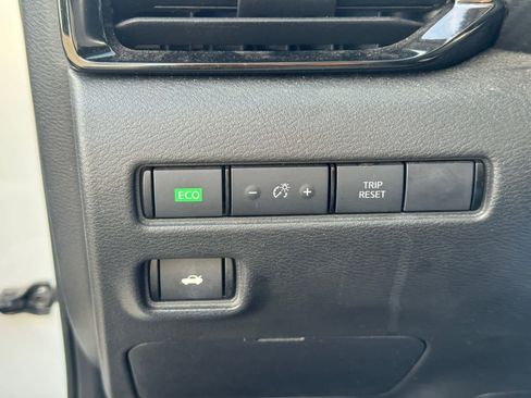 Certified 2021 Nissan Sentra SR image 14