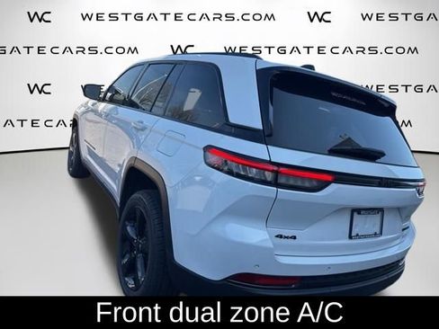 Used 2023 Jeep Grand Cherokee Limited w/ Black Appearance Package AWD/4WD image 13
