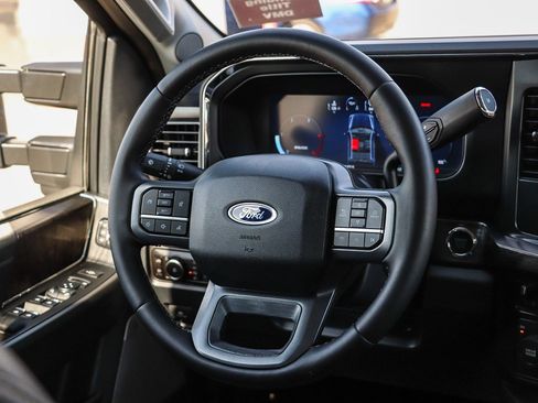 Used 2025 Ford F250 Lariat AWD/4WD image 15