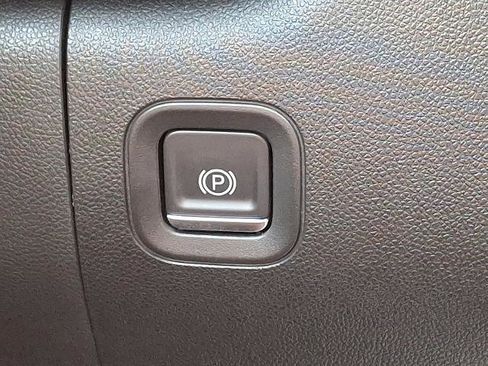 Used 2021 Chevrolet Silverado 1500 W/T w/ WT Value Package image 24