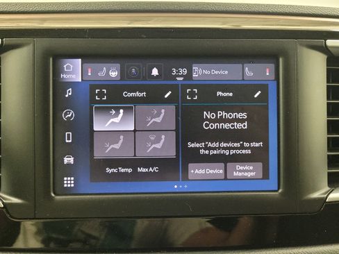 Used 2023 Chrysler Voyager LX FWD image 25