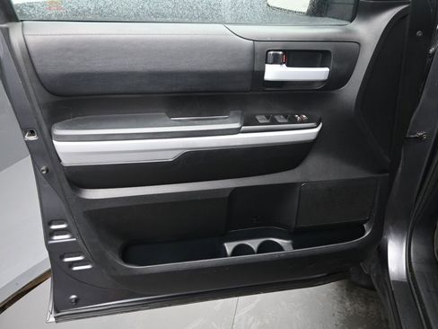 Used 2018 Toyota Tundra SR5 w/ TRD Off Road Package image 13