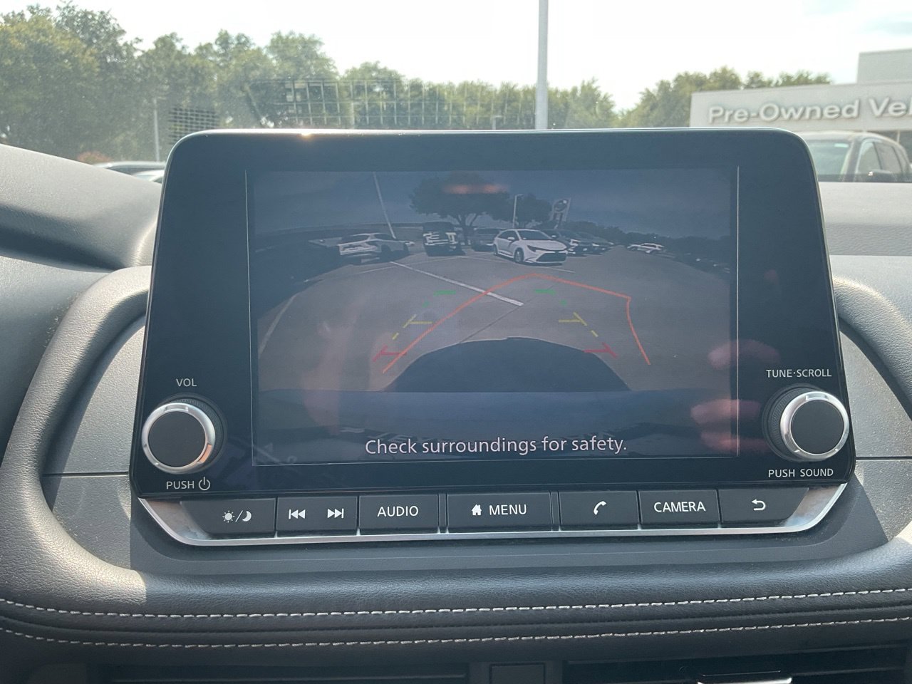 Used 2025 Nissan Rogue SV FWD image 32