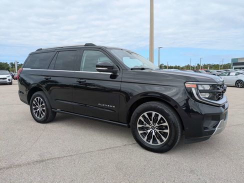 Used 2025 Ford Expedition Platinum AWD/4WD image 2