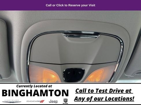 Used 2022 Jeep Cherokee Trailhawk image 18