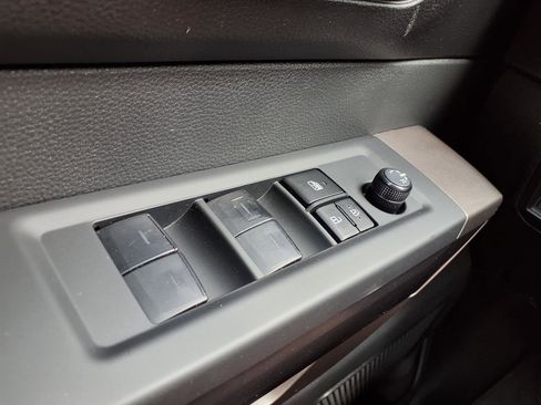 Used 2025 Toyota Tundra SR5 AWD/4WD image 20