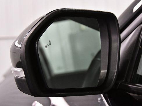 Used 2025 Ford Explorer ST-Line image 12