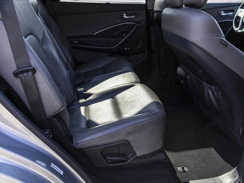 Used 2014 Hyundai Santa Fe GLS image 29