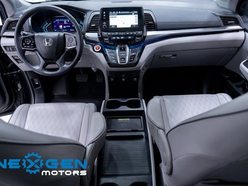 Used 2022 Honda Odyssey Elite image 11