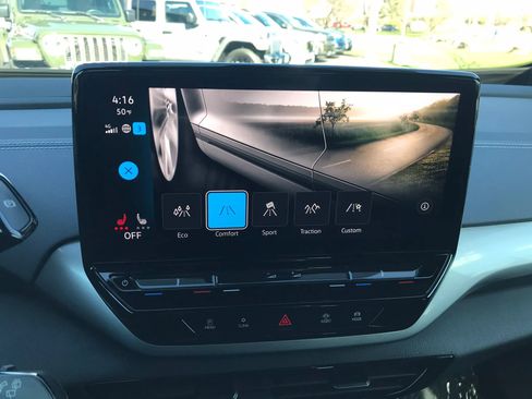 Used 2023 Volkswagen ID.4 Pro S Plus image 28