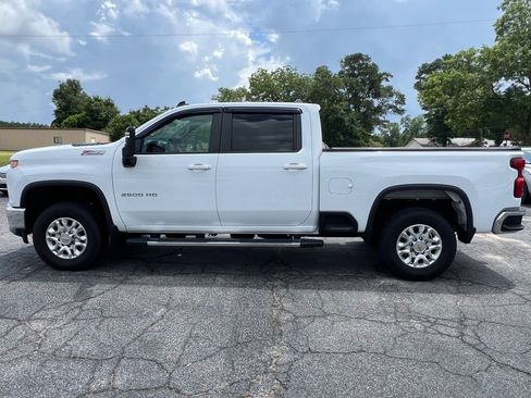 Used 2023 Chevrolet Silverado 2500 LT AWD/4WD image 8