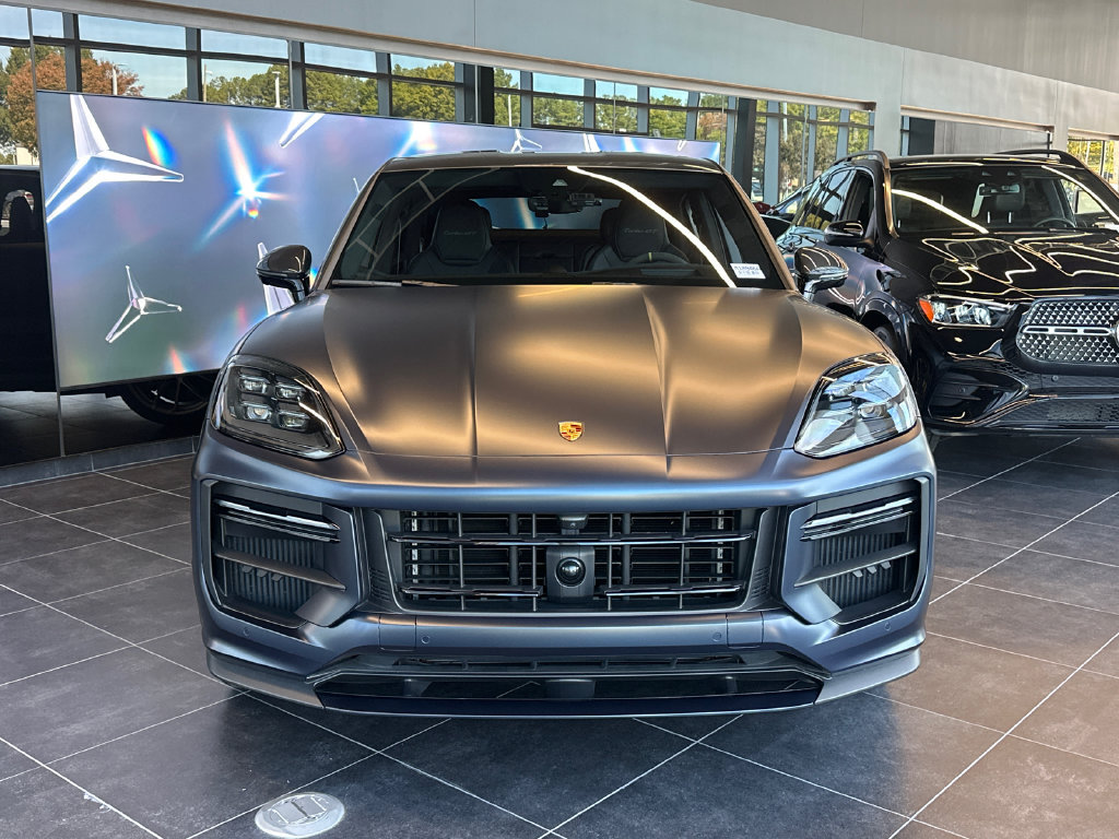 Used 2024 Porsche Cayenne Turbo GT AWD/4WD image 2