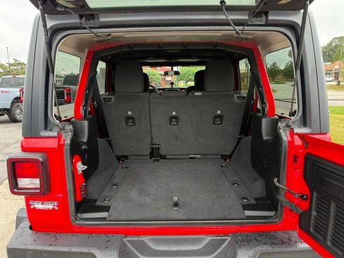 Used 2021 Jeep Wrangler Unlimited Rubicon AWD/4WD image 12