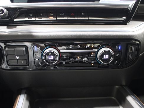 Used 2024 Chevrolet Silverado 2500 High Country w/ Technology Package AWD/4WD image 20