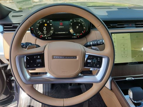 New 2026 Land Rover Range Rover Long Wheelbase SE AWD/4WD image 10