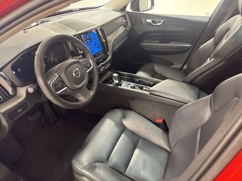 Used 2024 Volvo XC60 B5 Core w/ Climate Package AWD/4WD image 18