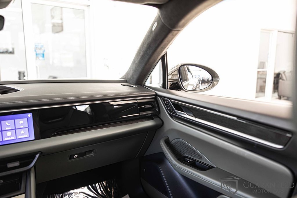 Used 2025 Porsche Macan Turbo Electric AWD/4WD image 39