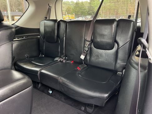 Used 2024 Nissan Armada SL w/ Captain's Chairs Package image 22