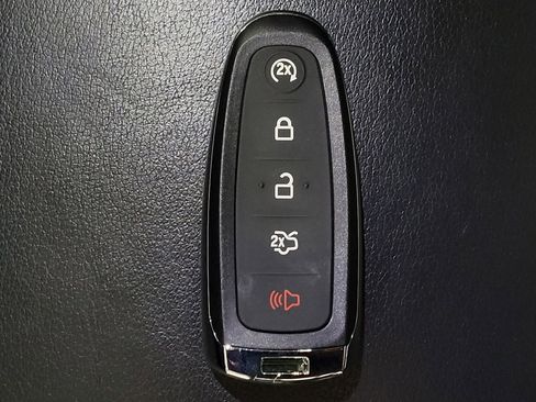 Used 2019 Ford Escape Titanium AWD/4WD image 32