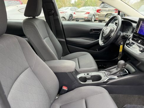 Used 2024 Toyota Corolla LE image 9