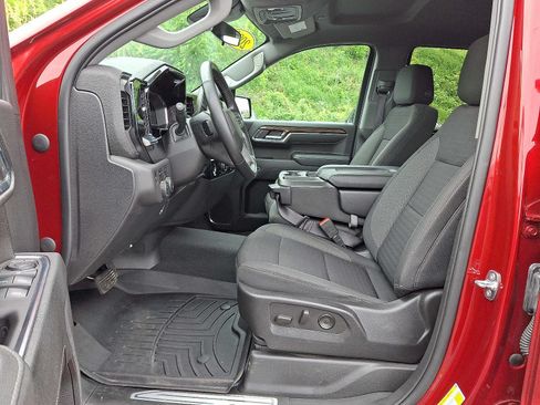 Used 2023 Chevrolet Silverado 1500 RST w/ Z71 Off-Road Package AWD/4WD image 13