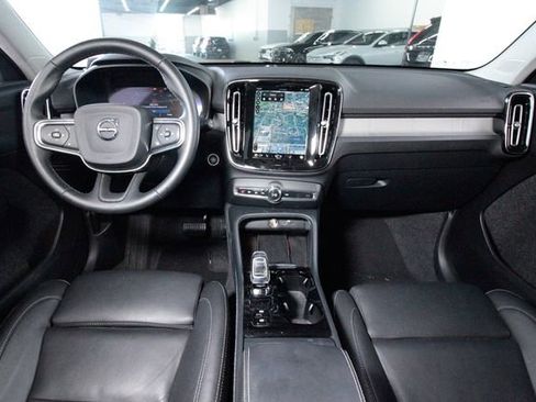 Certified 2025 Volvo XC40 B5 Ultra w/ Protection Package Premier AWD/4WD image 5