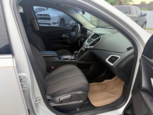 Used 2017 GMC Terrain SLE FWD image 29