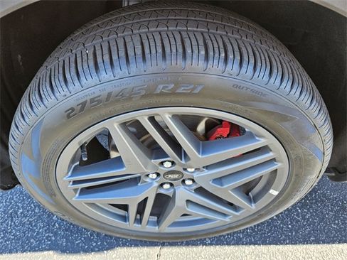 Used 2025 Ford Explorer ST-Line w/ ST-Line Street Pack image 20