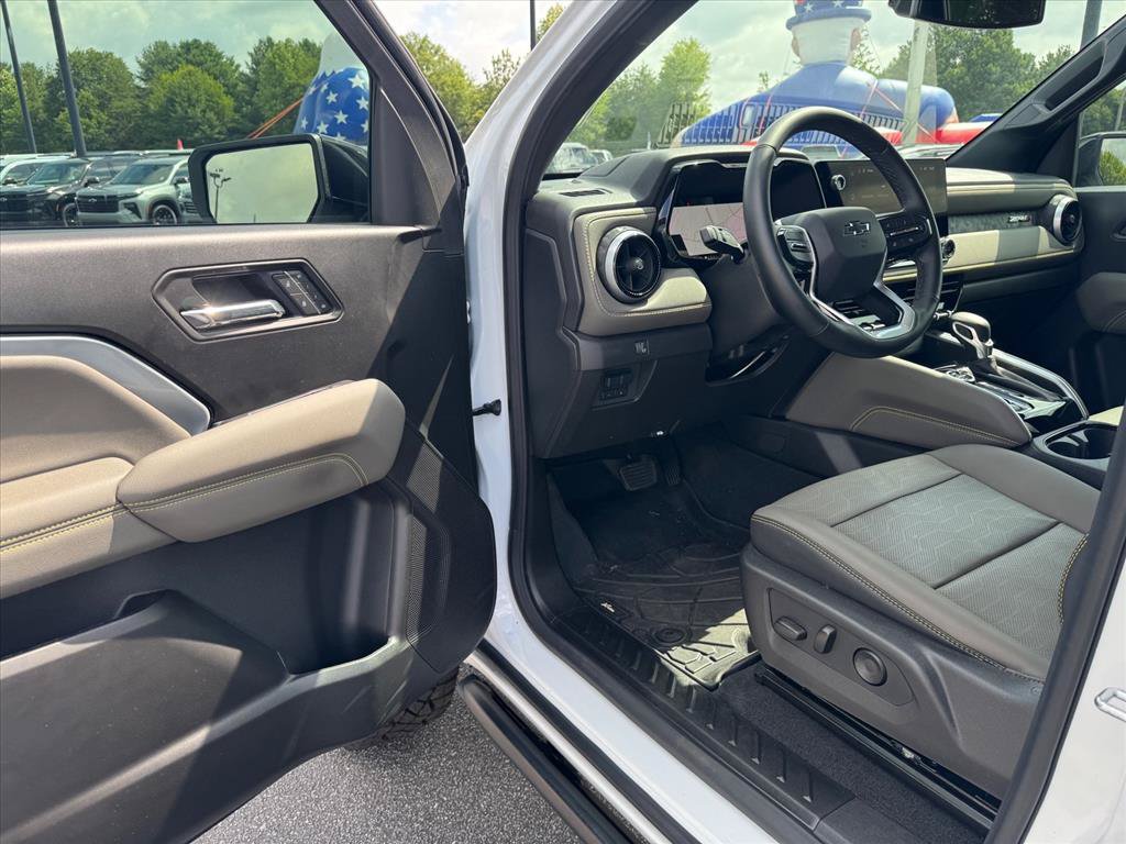 Used 2026 Chevrolet Colorado ZR2 AWD/4WD image 15