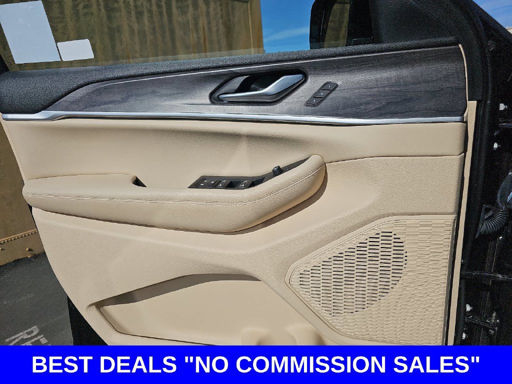 Used 2023 Jeep Grand Cherokee L Limited w/ Luxury Tech Group II AWD/4WD image 29